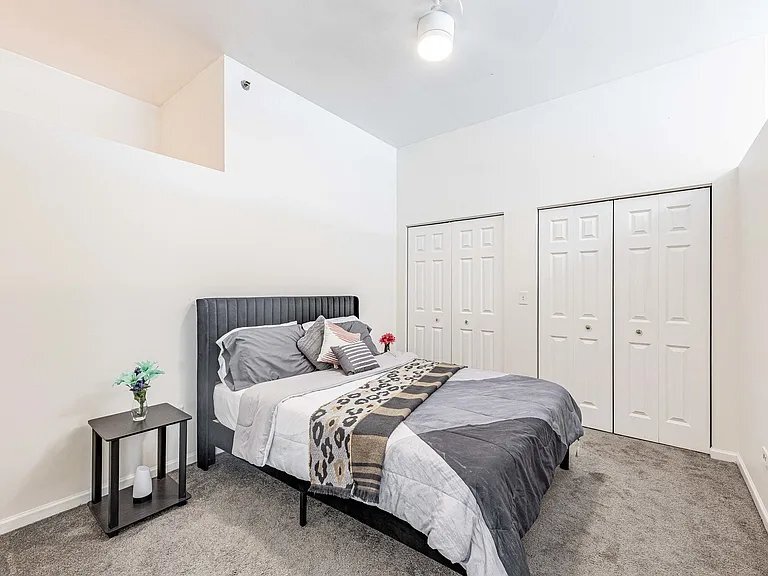 Building Photo - 340 W Superior St