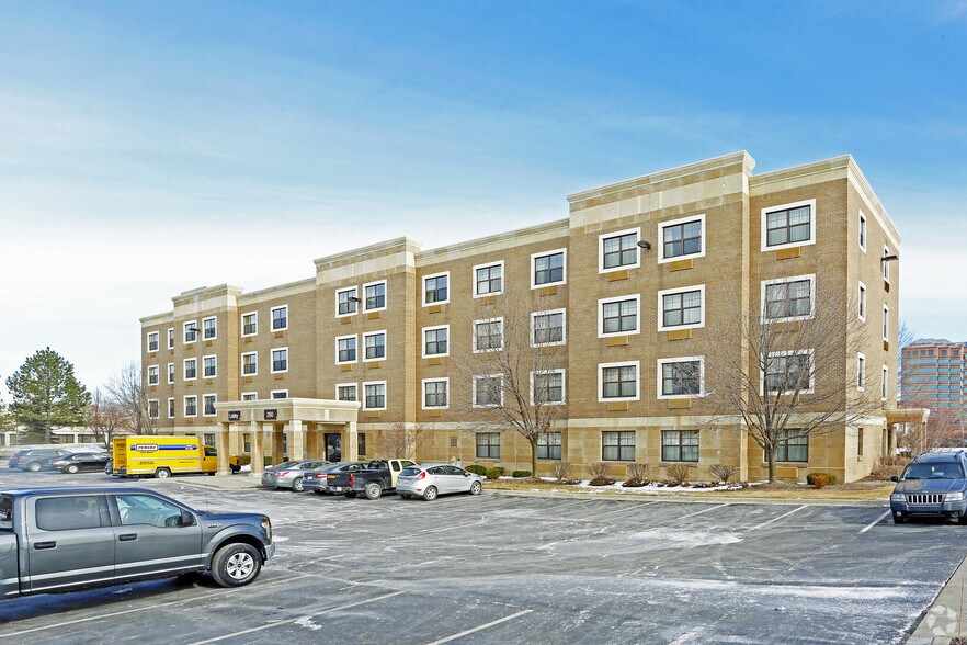 Furnished Studio Dearborn 260 Town Center Dr Dearborn MI 48126