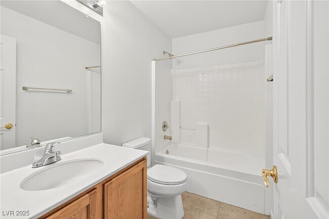 Building Photo - 3798 Greenfield Lakes St