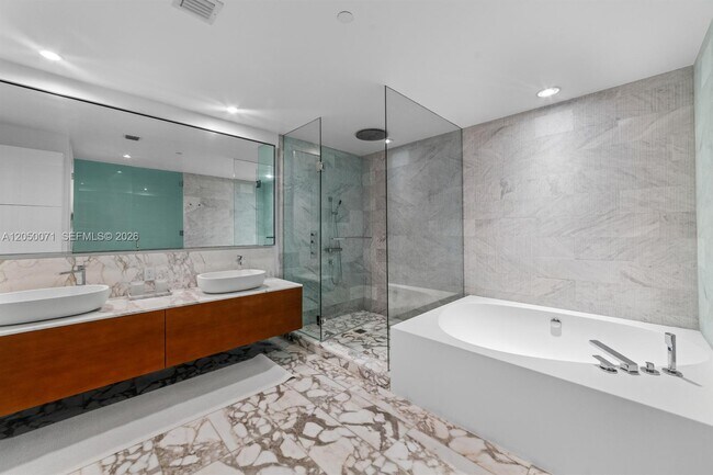 Building Photo - 10203 Collins Ave