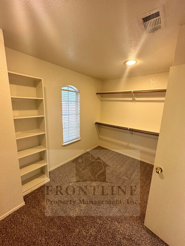 Building Photo - 629 Dorchester Dr