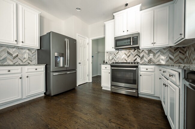 Building Photo - 7445 Absinth Dr