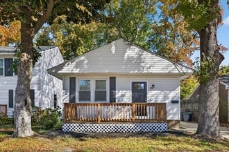 Building Photo - 830 Westwood Ave