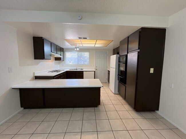 Building Photo - 2722 Kline Cir