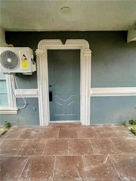 Building Photo - 144 Redwood Rd