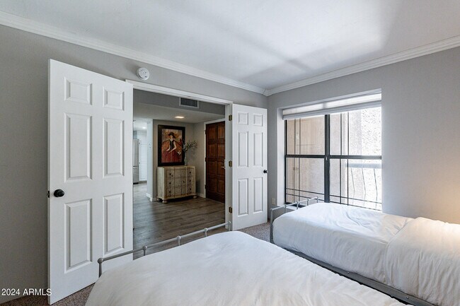 Building Photo - 5110 N 31st Way