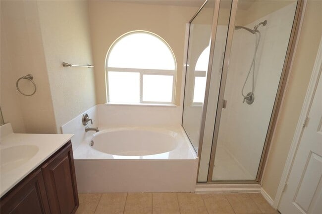 Building Photo - 409 Riverine Way