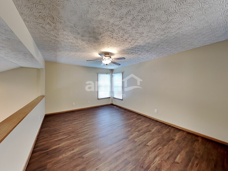 Building Photo - 2649 Cross Creek Ave