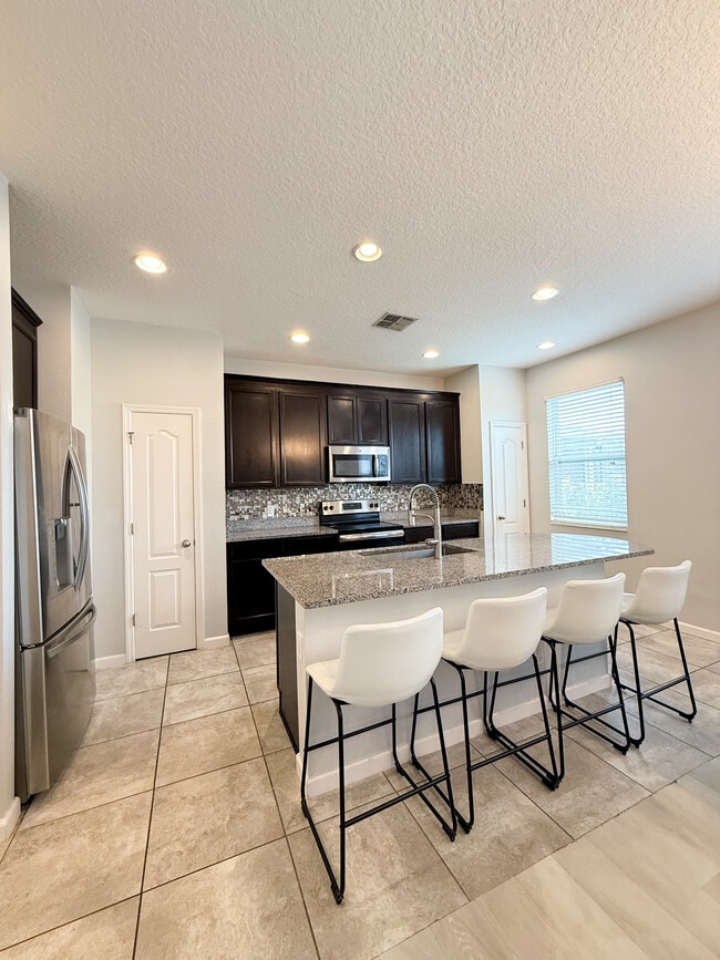 Building Photo - 3258 Stratton Cir