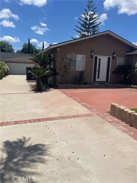 Building Photo - 408 E Elm St