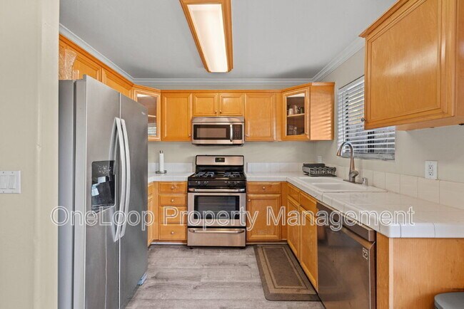 Building Photo - 2648 Alpine Blvd