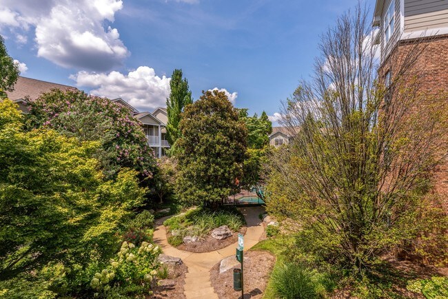 Building Photo - Condo in Hillmont of Green Hills