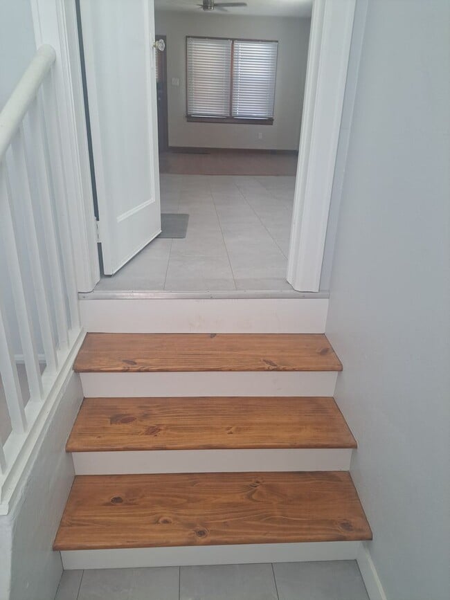 Building Photo - COMPLETE Remodel 2 Bedroom / 1 Bath House