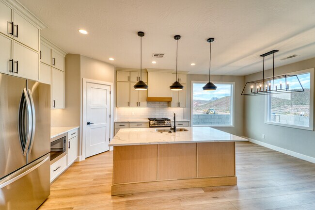 Building Photo - 362 Firerock Way