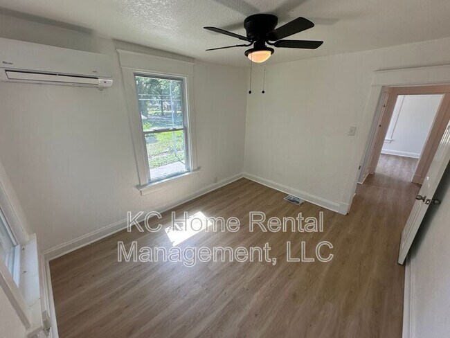 Building Photo - 2958 Lockridge Ave