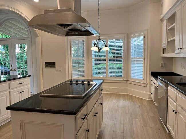 Building Photo - 4608 Chattahoochee Crossing SE