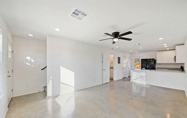 Building Photo - 545 Delmar St