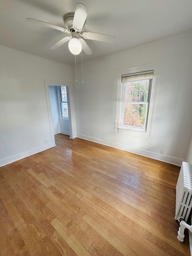 Building Photo - 420 Littleworth Ln