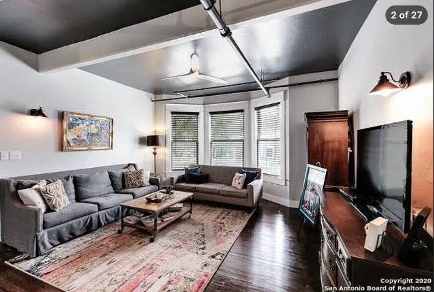 Building Photo - 201 E Courtland Pl