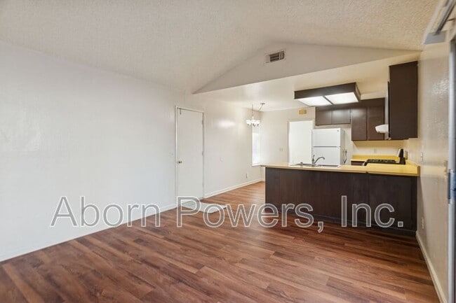 Building Photo - 7025 Catamaran Dr