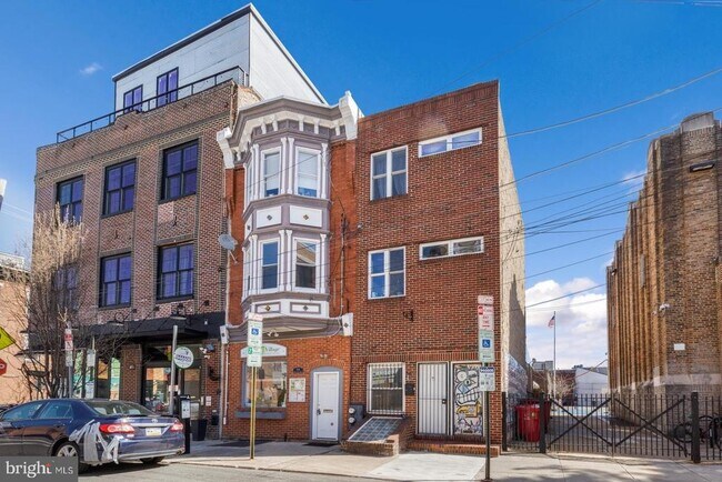 Building Photo - 711 S 5th St