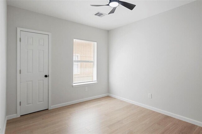 Building Photo - 2811 Winbern St