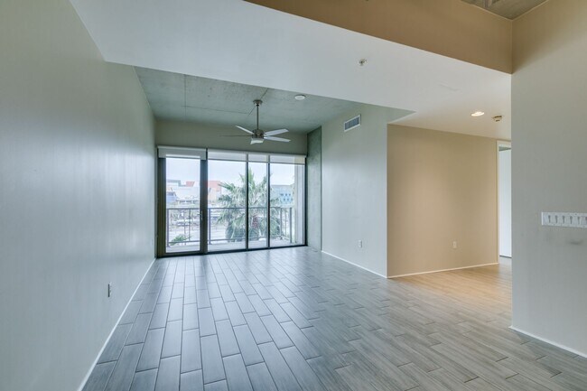 Building Photo - Modern High-Rise Living at Juhl with City Views