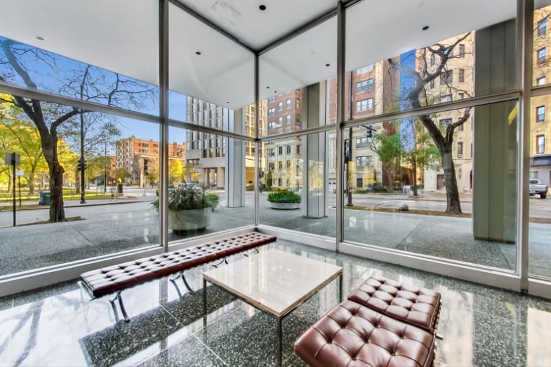 Building Photo - 2400 N Lakeview Ave