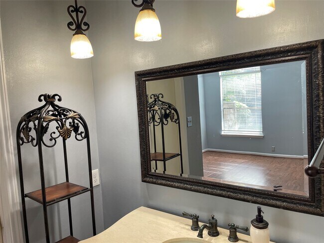 Building Photo - 2829 Timmons Ln