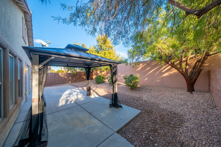 Building Photo - 504 Lacabana Beach Drive