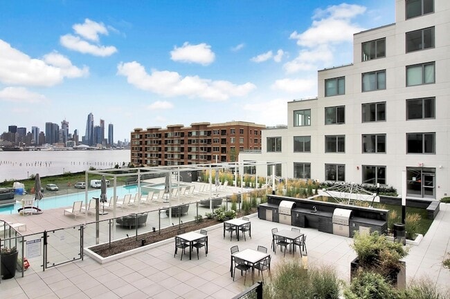 Building Photo - 9 Ave at Port Imperial