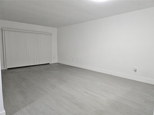 Building Photo - 2800 NW 56th Ave