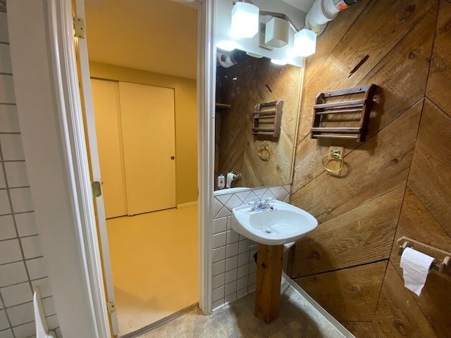 Bathroom - 3472 S 1100 E