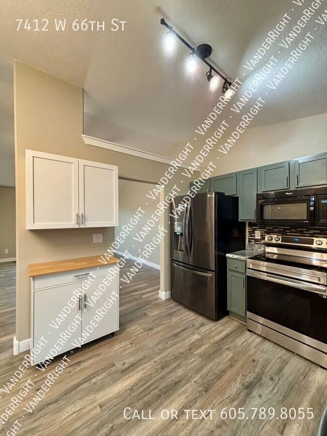 Building Photo - 7412 W 66th St