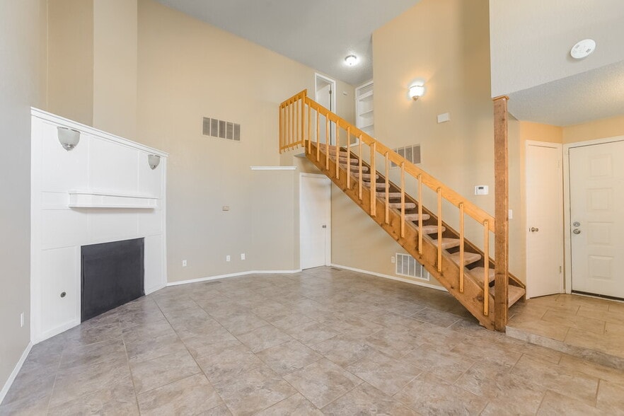 Building Photo - 616 Stoneridge Dr