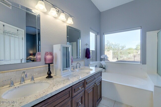 Building Photo - 10474 E Morning Star Dr