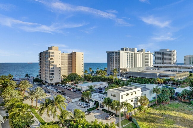 Building Photo - 3101 Bayshore Dr