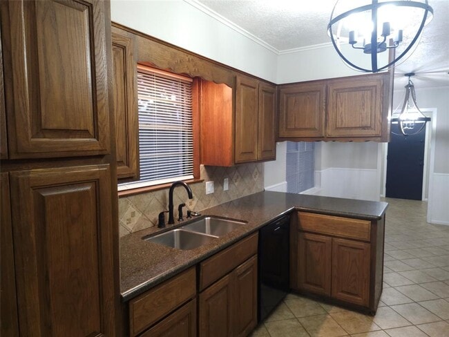 Building Photo - 3008 Tipps Dr