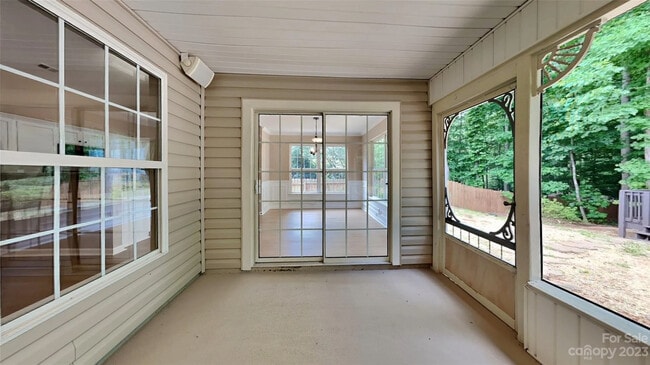 Building Photo - 1430 Deer Forest Dr