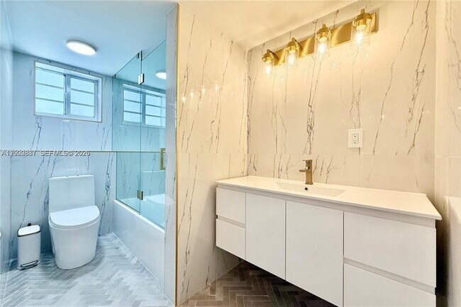 Building Photo - 4122 Collins Ave