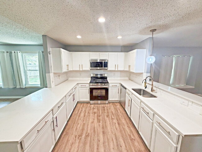 Building Photo - 1302 Whitegate