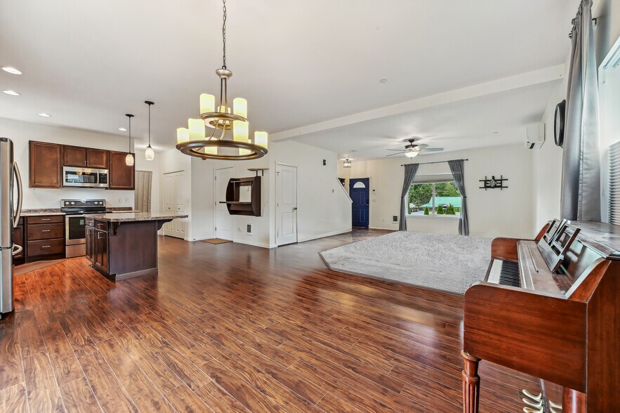 Kitchen and dining area - 9306 208th Ave E