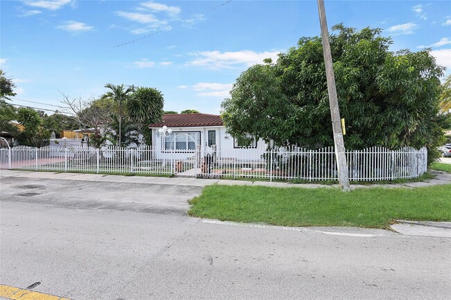 Primary Photo - 450 NW 40th Ct