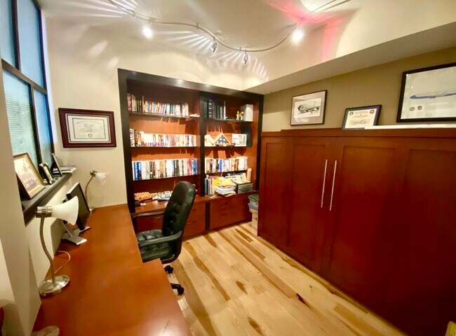 Office - 2716 Elliott Ave