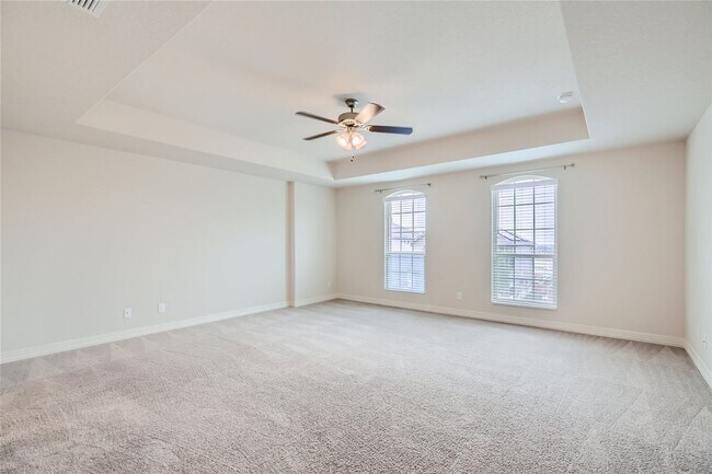 Building Photo - Home in Weston Oaks!