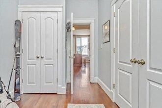 Building Photo - 439 W 4th St