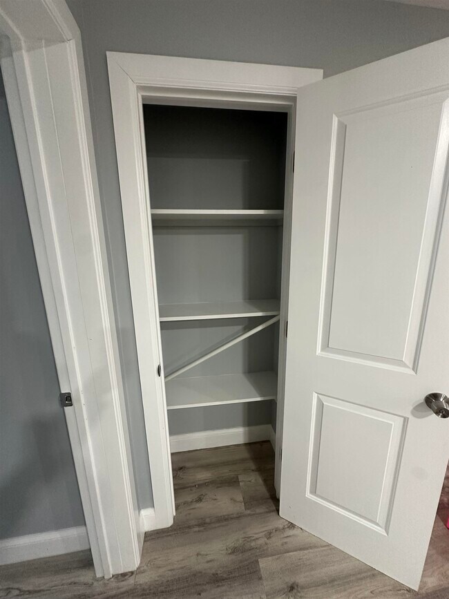 Building Photo - 514 43rd St