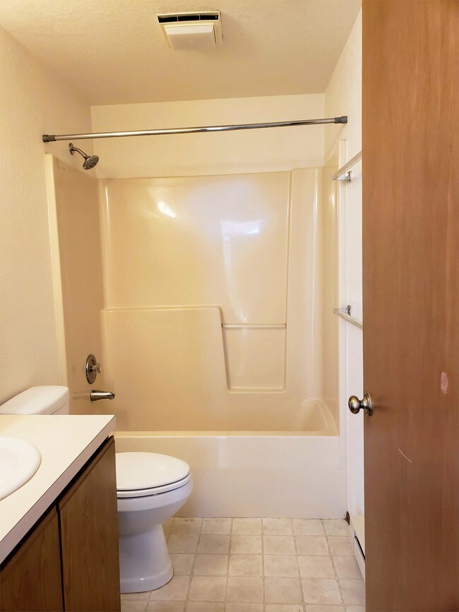 Building Photo - 1108 E Maryland St