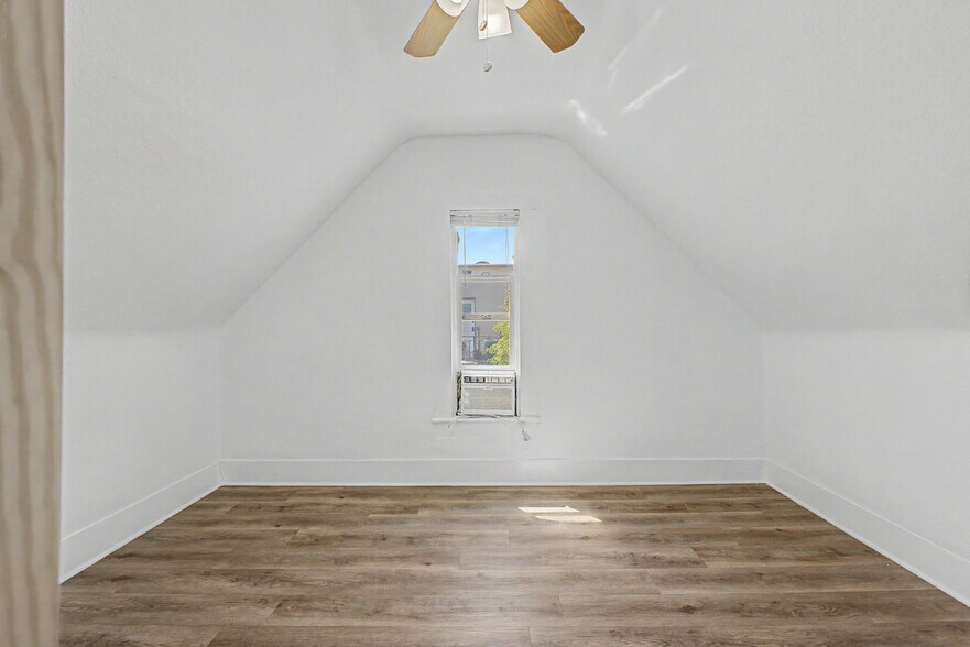 Building Photo - 1218 E 23rd Ave
