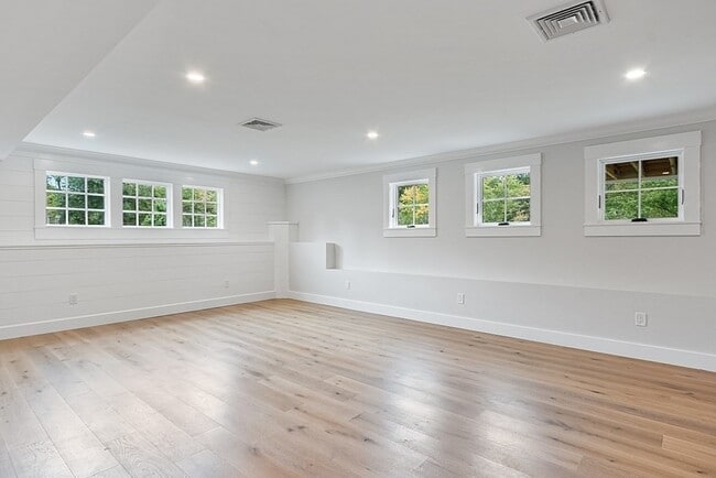 Building Photo - 38 McCallar Ln